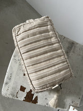 Laden Sie das Bild in den Galerie-Viewer, Pine Cone Copenhagen - Lulu - Nursery Bag - Beige Stripe