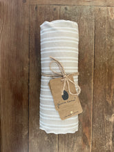 Laden Sie das Bild in den Galerie-Viewer, Pine Cone Copenhagen - Junior Bedding - Beige Stripe