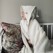 Laden Sie das Bild in den Galerie-Viewer, Pine Cone Copenhagen - Kids Towel - Organic Cotton - Cloud