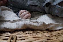 Laden Sie das Bild in den Galerie-Viewer, Pine Cone Copenhagen - Lucca Junior Bedding - Natura Dot