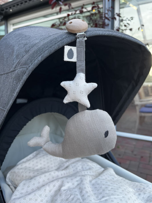 Pine Cone Copenhagen - Waldo Pram Toy