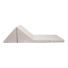 Laden Sie das Bild in den Galerie-Viewer, Pine Cone Copenhagen - Triangle - Happy Play - Sand