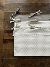 Laden Sie das Bild in den Galerie-Viewer, Pine Cone Copenhagen - Vida - Bed pocket - Natura