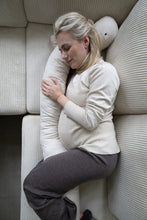 Laden Sie das Bild in den Galerie-Viewer, Pine Cone Copenhagen - Mommy Pillow - Natura