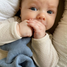 Indlæs billede til gallerivisning Pine Cone Copenhagen - Fifi Cuddle Cloth - Organic Cotton - Blueberry