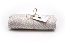 Laden Sie das Bild in den Galerie-Viewer, Pine Cone Copenhagen - Adult Bedding - 140 x 220 cm. - Herd Camel