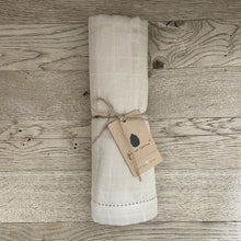 Laden Sie das Bild in den Galerie-Viewer, Pine Cone Copenhagen - Björk Swaddle - Oatmeal