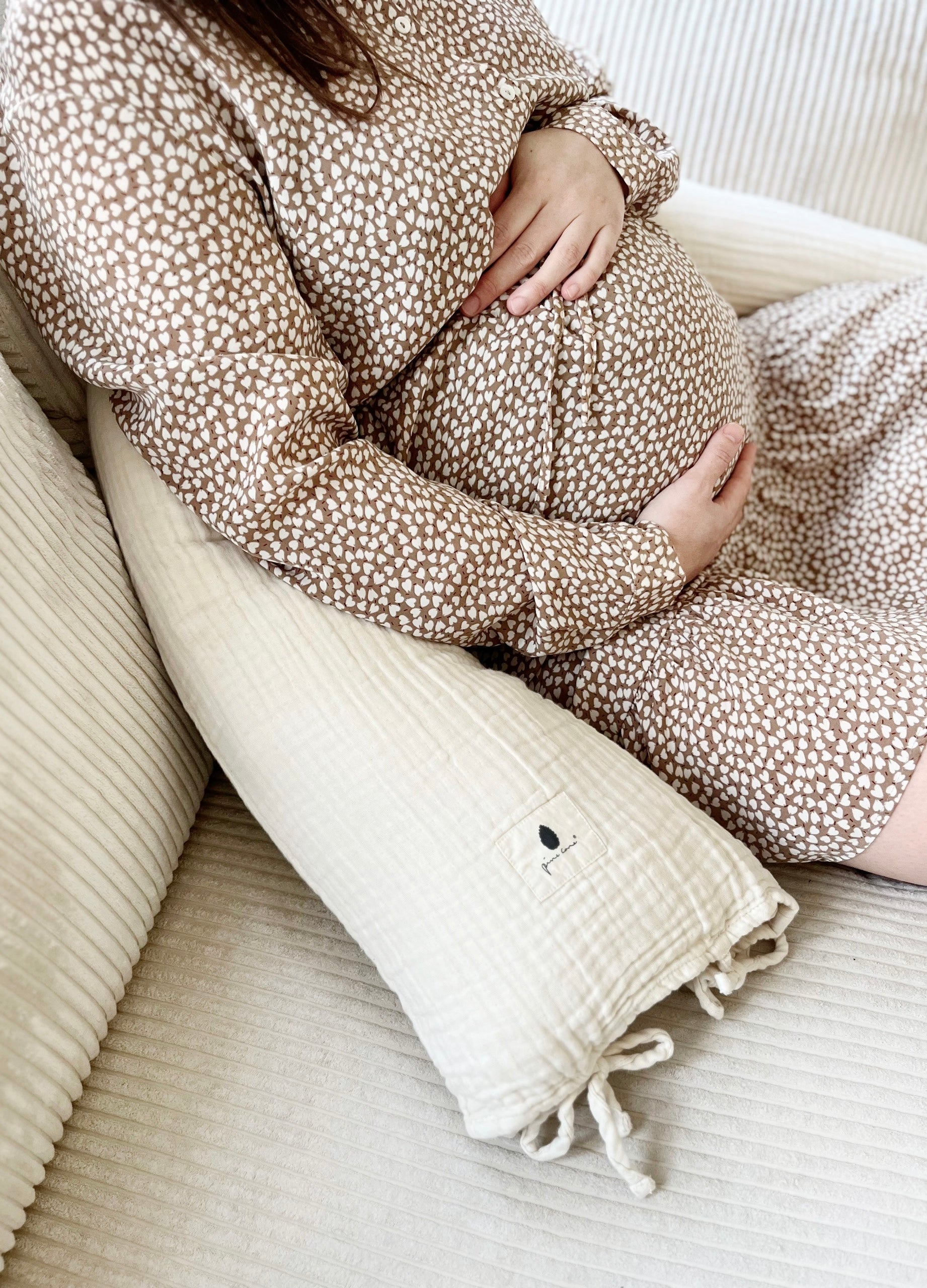 Kadera Mommy Pillow - Cream
