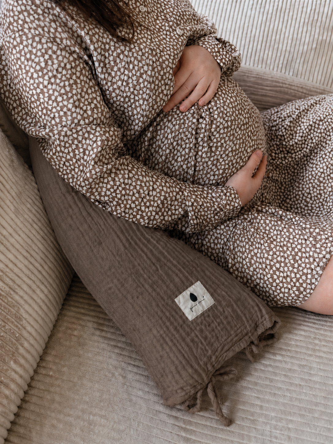 Kadera Mommy Pillow - Walnut