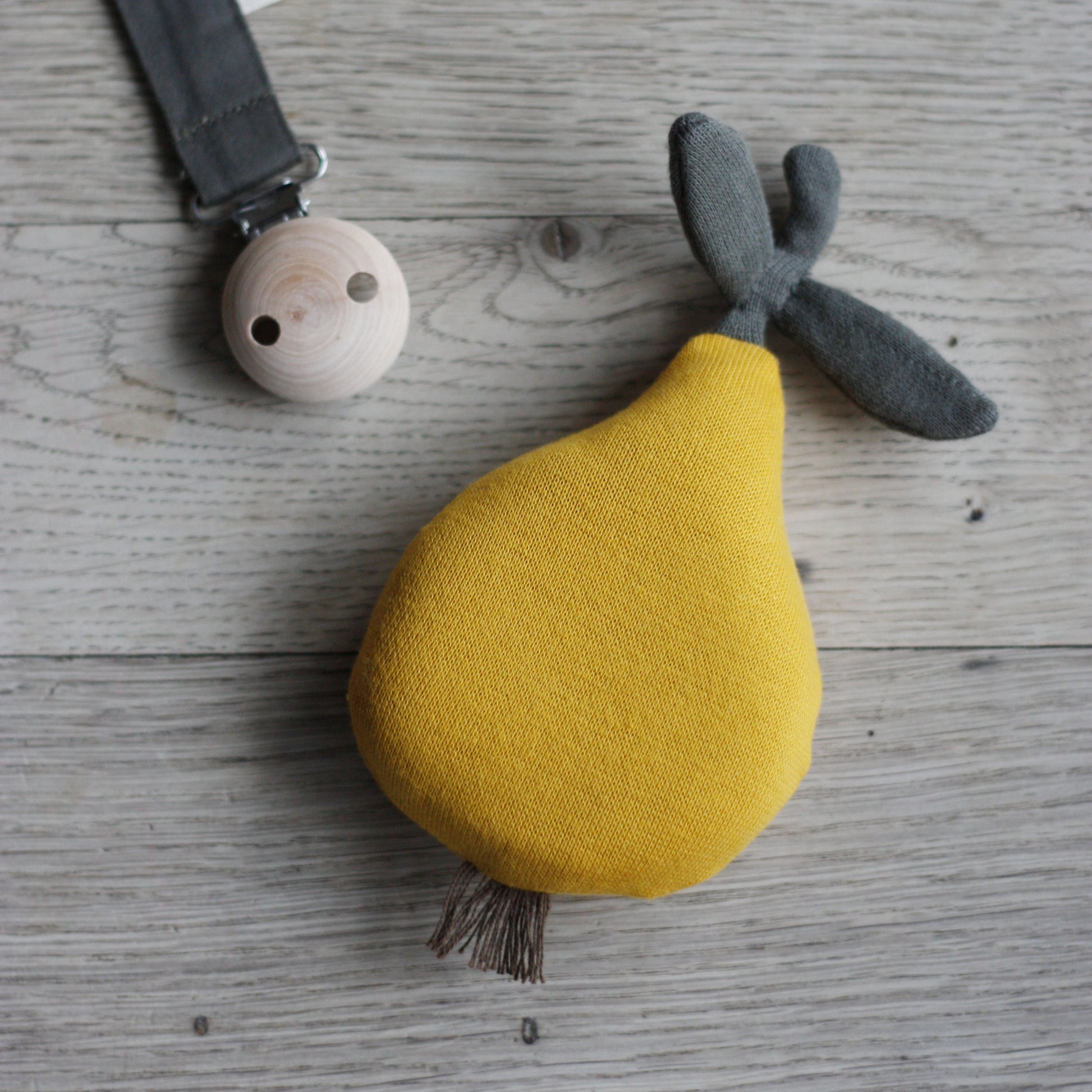 Pine Cone Copenhagen - Ripe Pear - Crinkle Toy