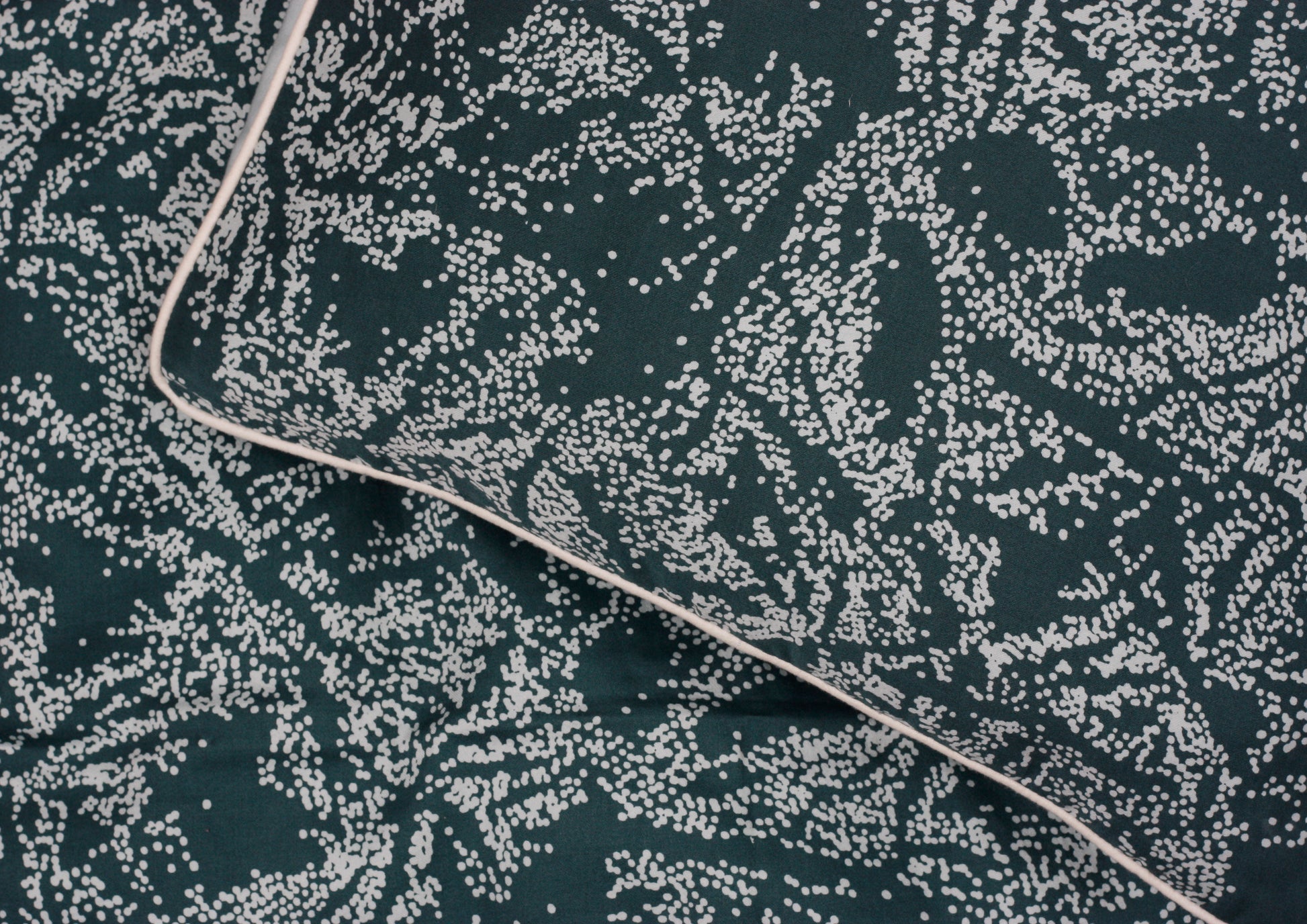 Pine Cone Copenhagen - Baby Bedding - Champagne Ocean