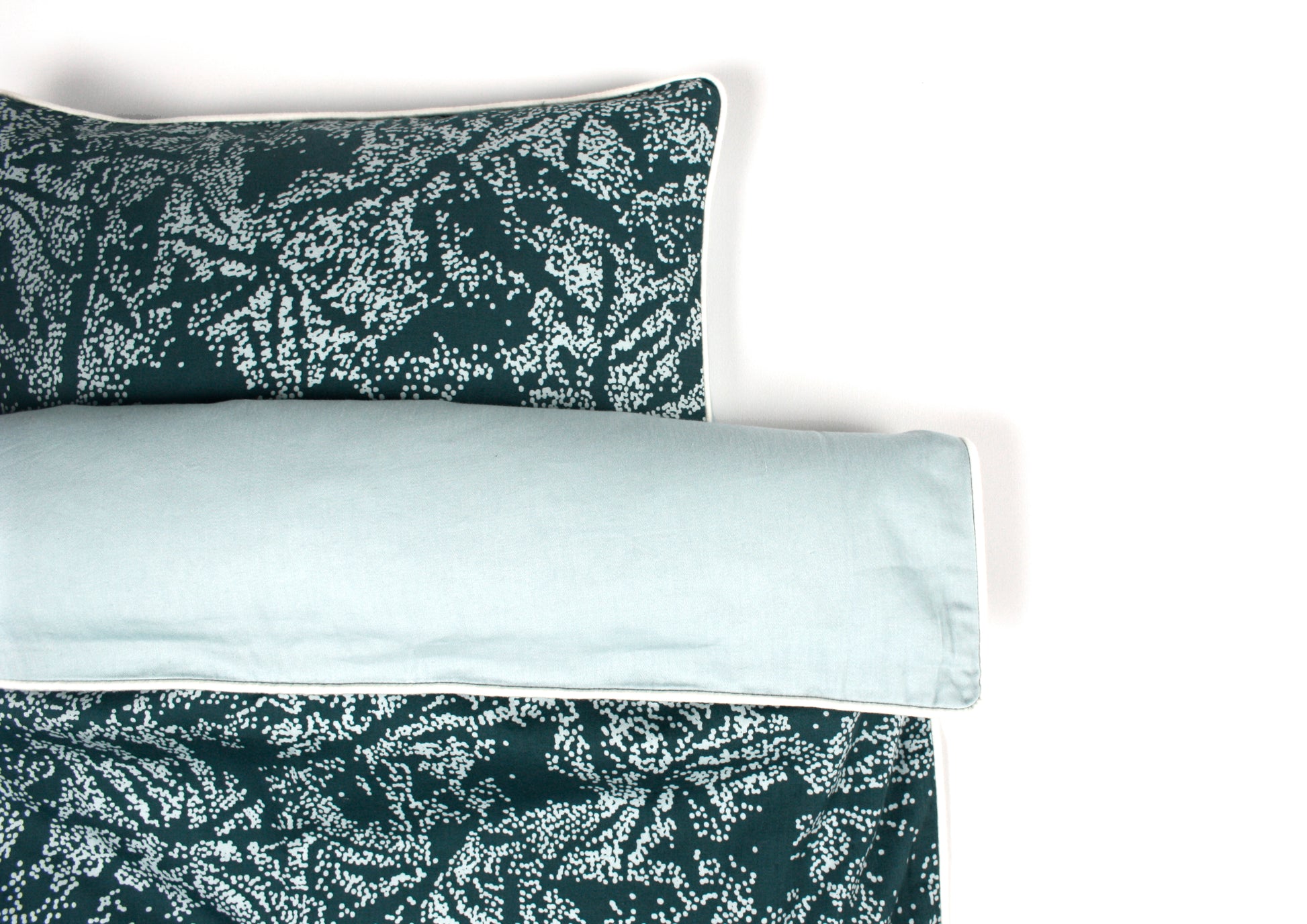 Pine Cone Copenhagen - Baby Bedding - Champagne Ocean