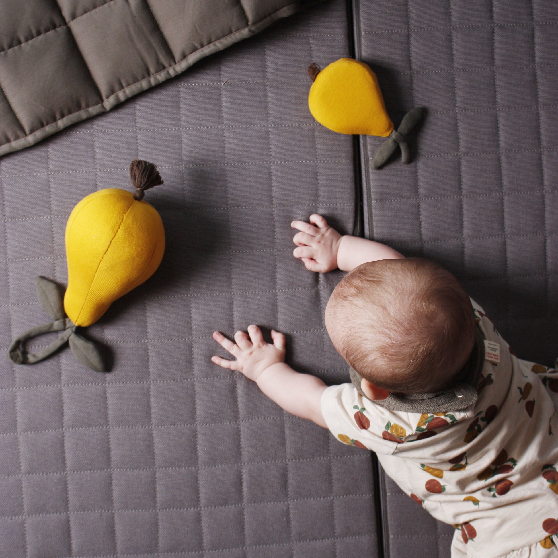 Pine Cone Copenhagen - Ripe Pear - Crinkle Toy