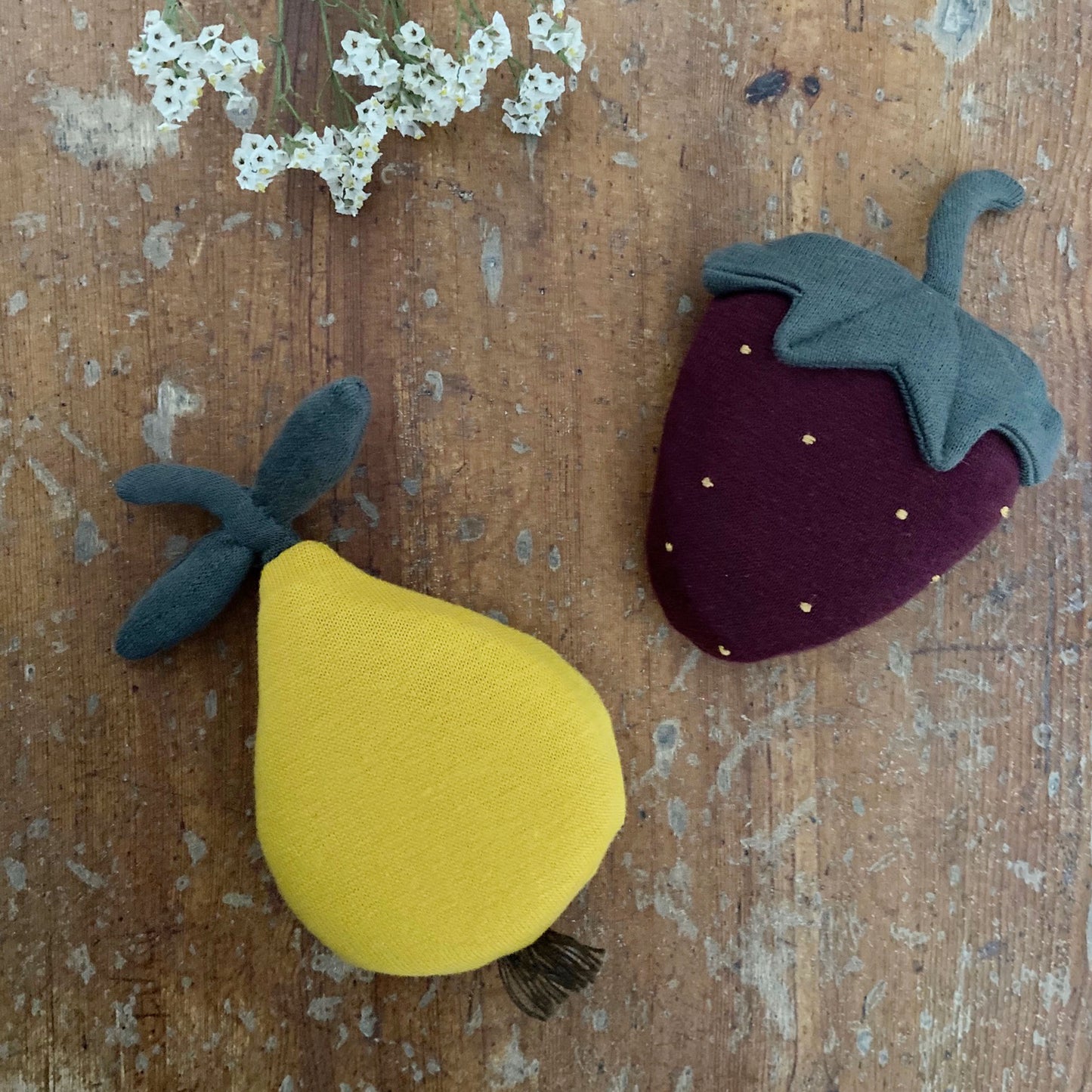 Pine Cone Copenhagen - Ripe Pear - Crinkle Toy