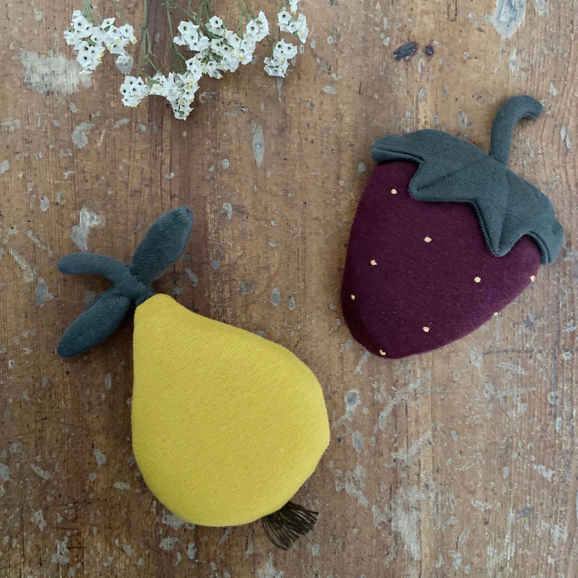 Pine Cone Copenhagen - Strawberry - Crinkle Toy