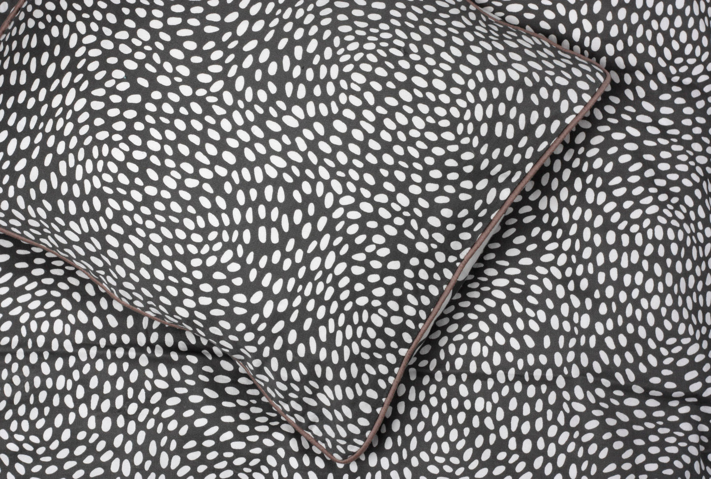 Pine Cone Copenhagen - Junior Bedding - Herd/Flow Shark