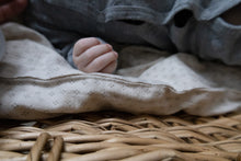Indlæs billede til gallerivisning Pine Cone Copenhagen - Lucca Baby Bedding  - Natura Dot